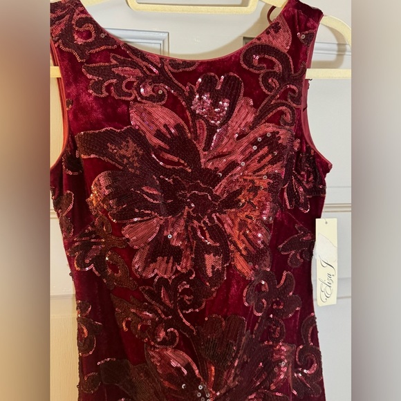 Eliza J wine long formal gown size 2. Sleeveless gown with v neck back. - Picture 1 of 12